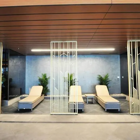 Bright Lovely Deluxe 1bd Condopoolviews! #134 *