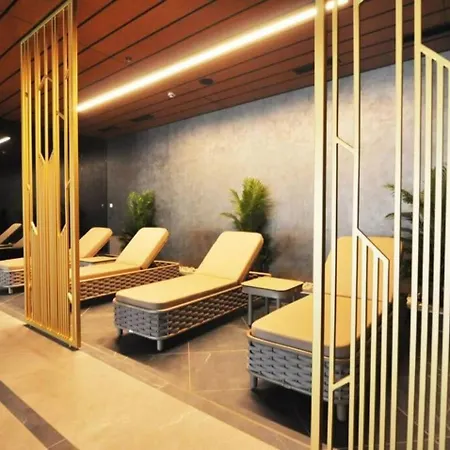 Bright Lovely Deluxe 1bd Condopoolviews! #134 * Isztambul