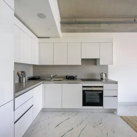 Vakantiehuis Bright Lovely Deluxe 1bd Condopoolviews! #134