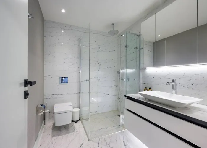 Bright Lovely Deluxe 1bd Condopoolviews! #134 Istanboel