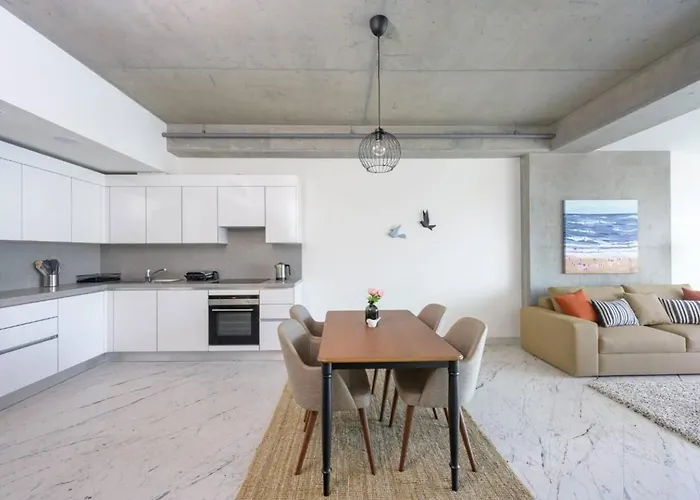 Bright Lovely Deluxe 1bd Condopoolviews! #134